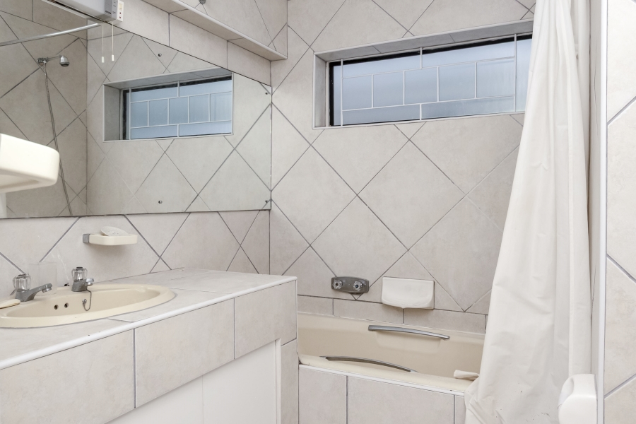 2 Bedroom Property for Sale in Bantry Bay Western Cape